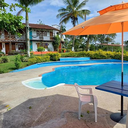 Finca Hotel Palmas Frente A Panaca Кимбайя Экстерьер фото