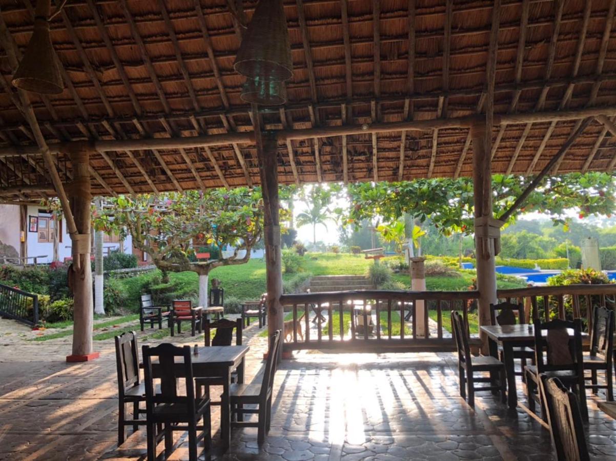 Finca Hotel Palmas Frente A Panaca Кимбайя Экстерьер фото